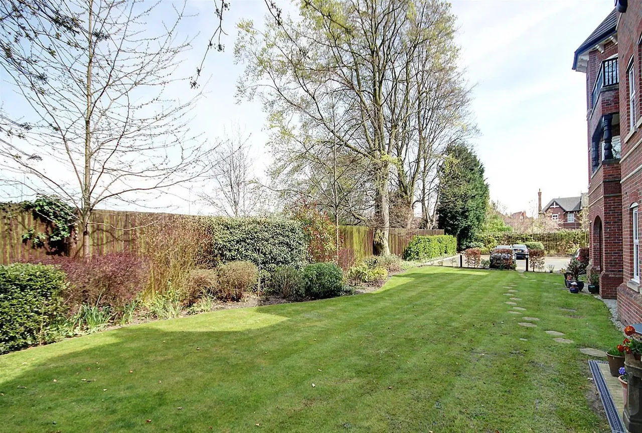 73 Wellington Road, Timperley, Cheshire WA15 7RH, photo 18