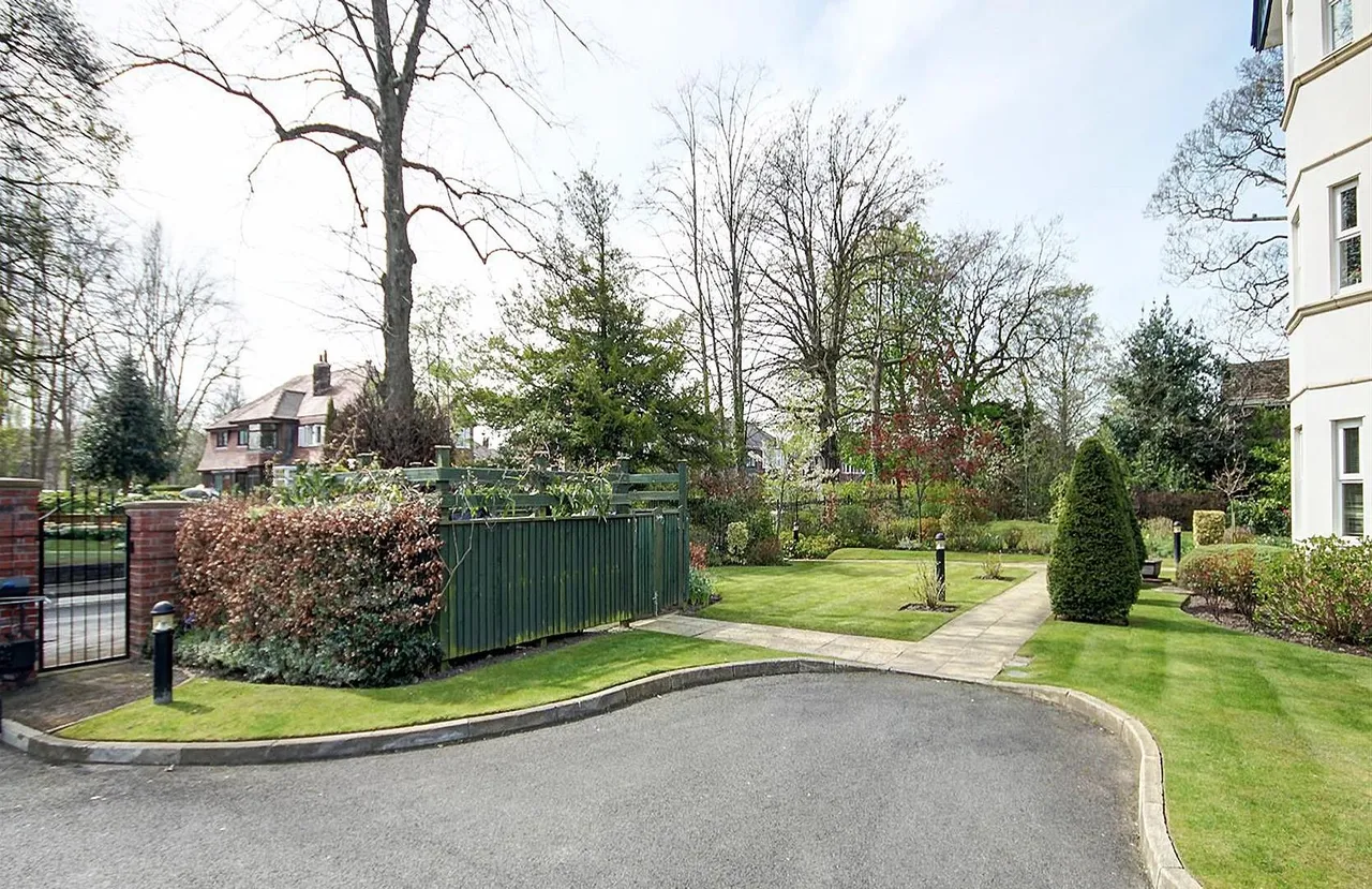 73 Wellington Road, Timperley, Cheshire WA15 7RH, photo 19