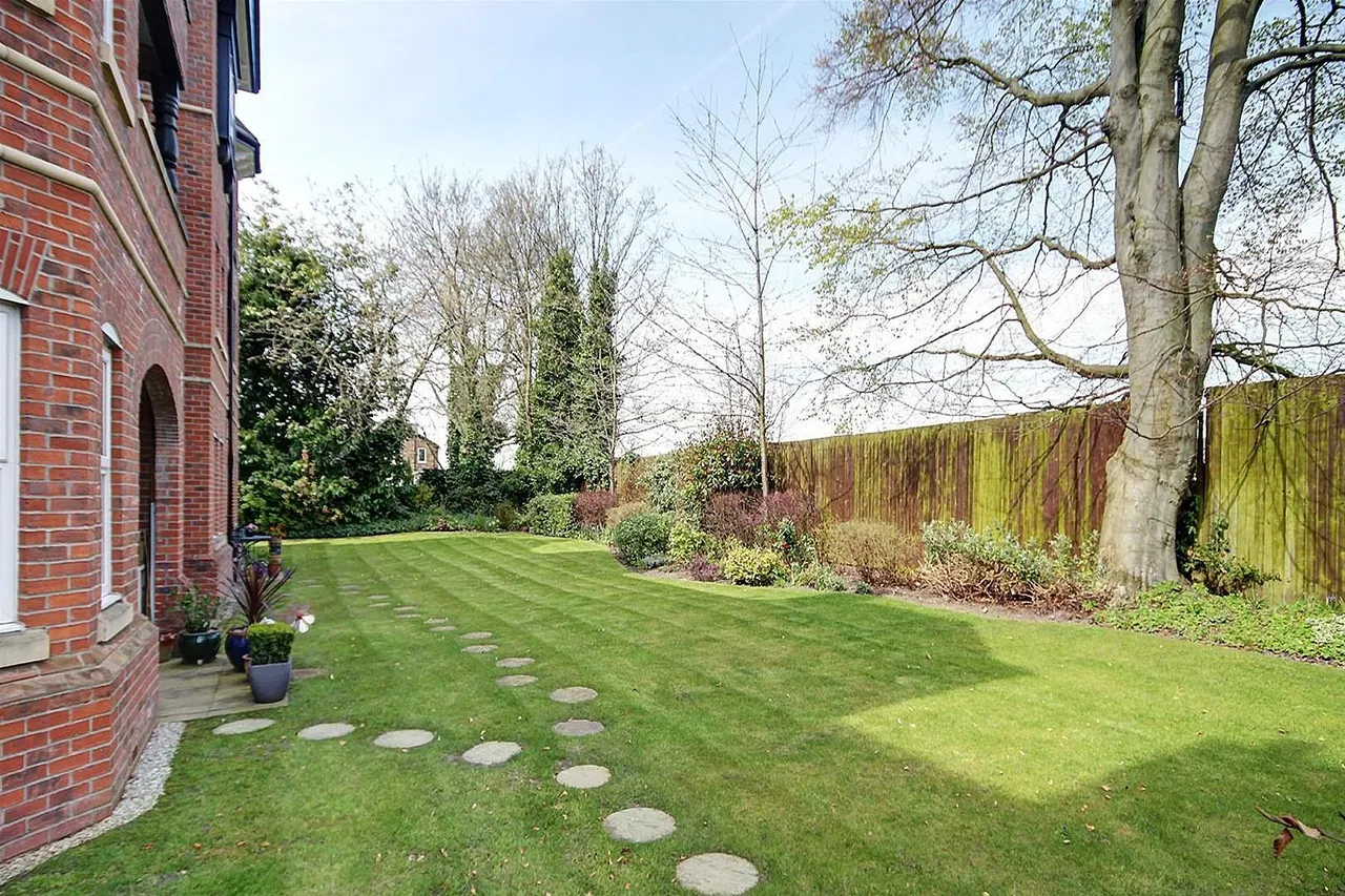 73 Wellington Road, Timperley, Cheshire WA15 7RH, photo 6