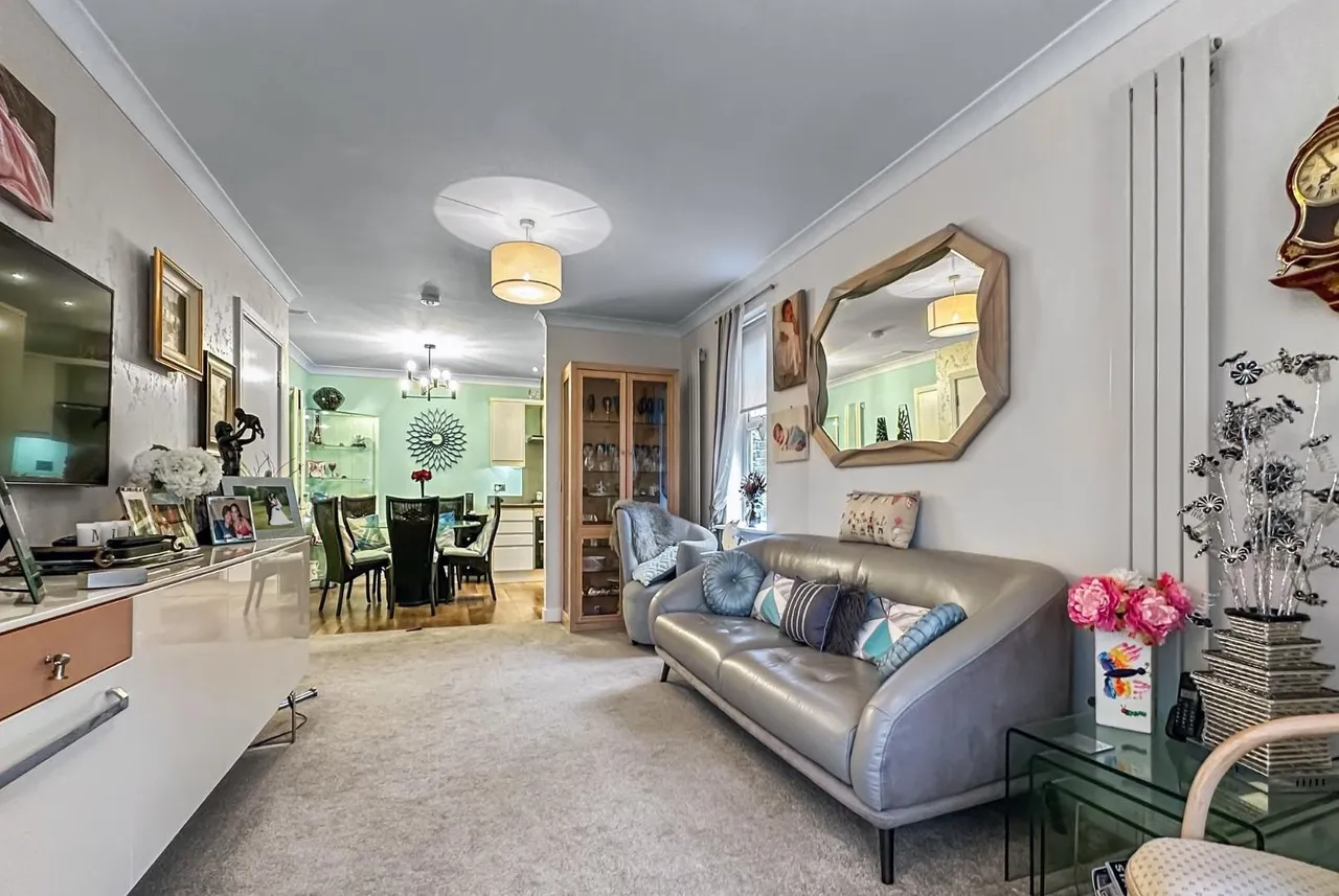 73 Wellington Road, Timperley, Cheshire WA15 7RH, photo 3