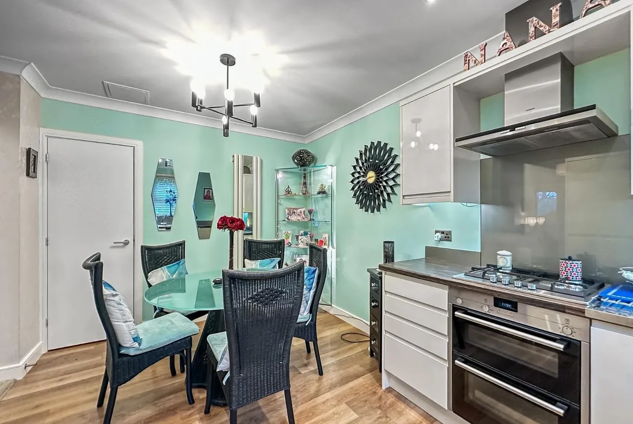 73 Wellington Road, Timperley, Cheshire WA15 7RH, photo 4