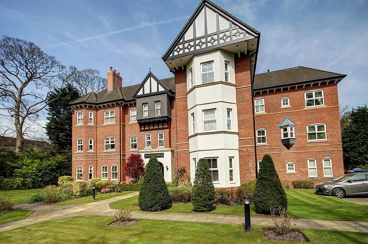 73 Wellington Road, Timperley, Cheshire WA15 7RH, photo 21