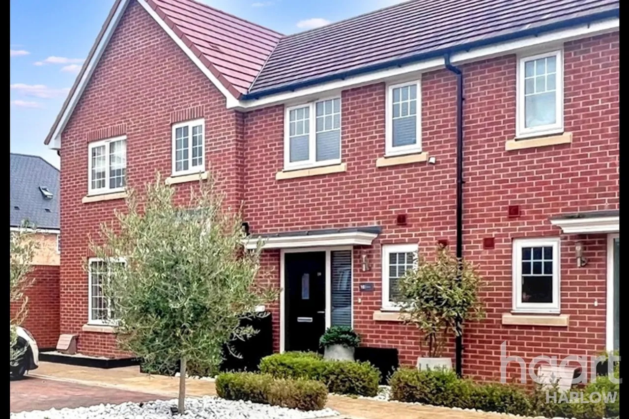 2 bed house for sale, Plover Crescent, Harlow, CM17