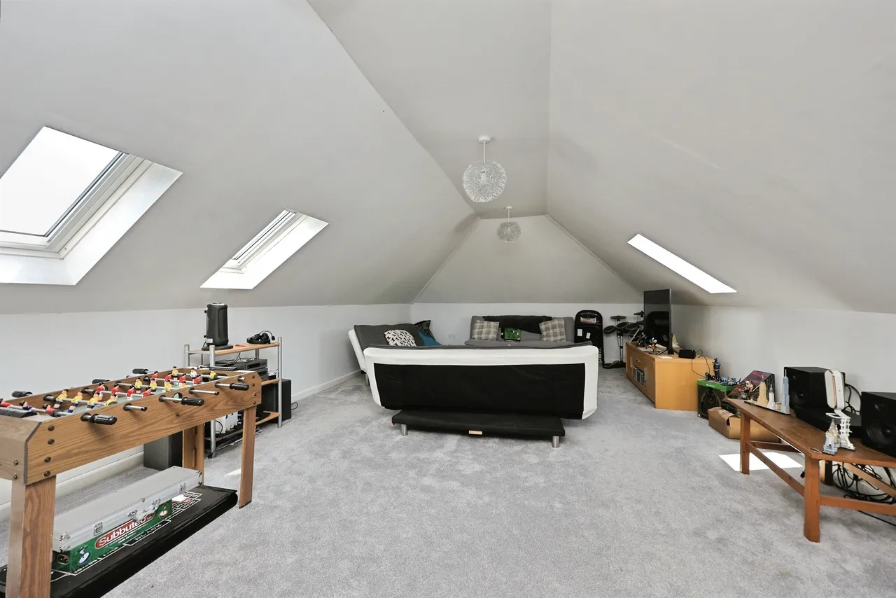 Pyebush Lane, Acle, NR13, photo 8