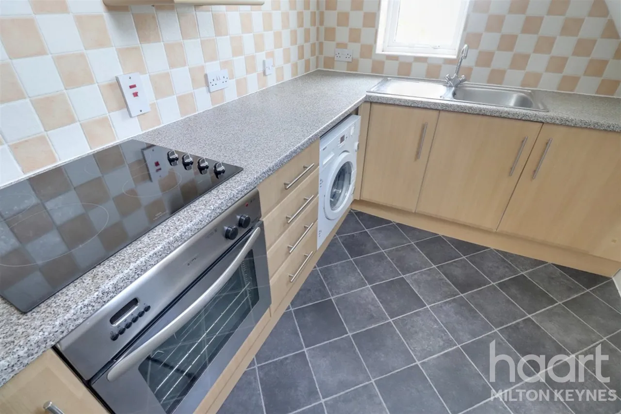 Wooton Court, New Bradwell, MK13, photo 8