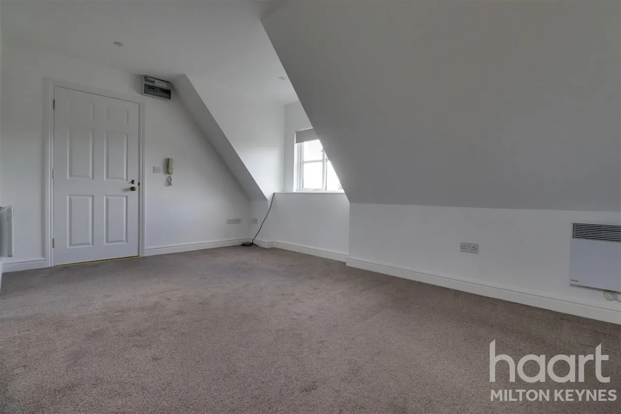 Wooton Court, New Bradwell, MK13, photo 3