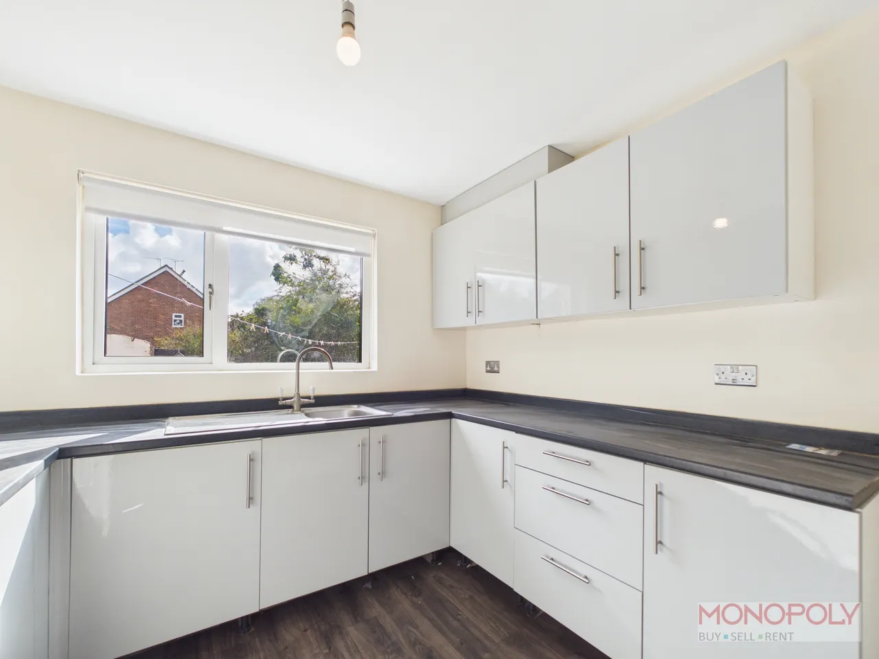 Poplar Avenue, Gresford, LL12, photo 5