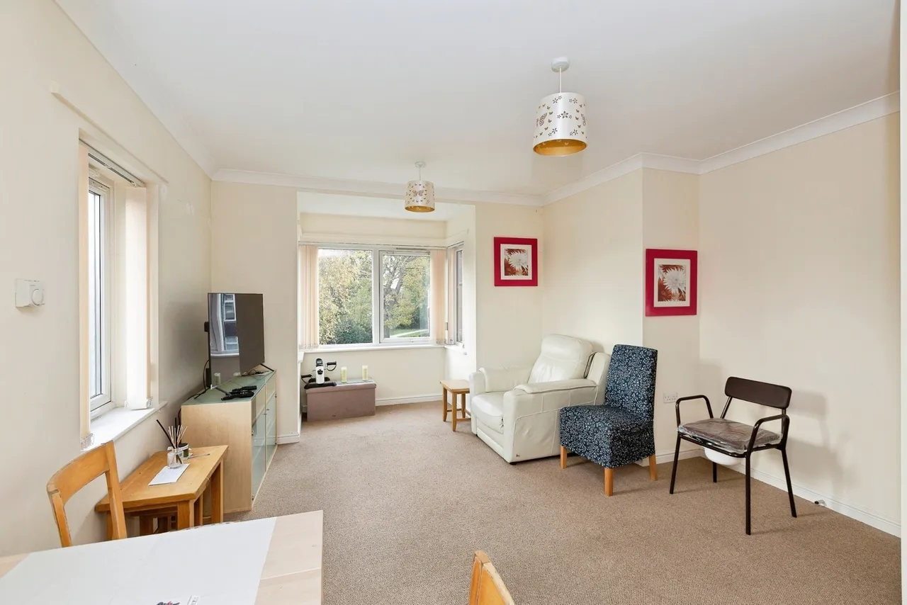Barnardo Drive, ILFORD, Essex, IG6, photo 12