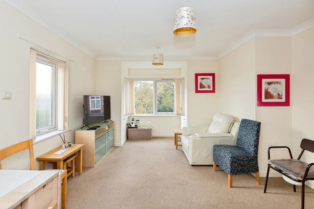 Barnardo Drive, ILFORD, Essex, IG6, photo 4