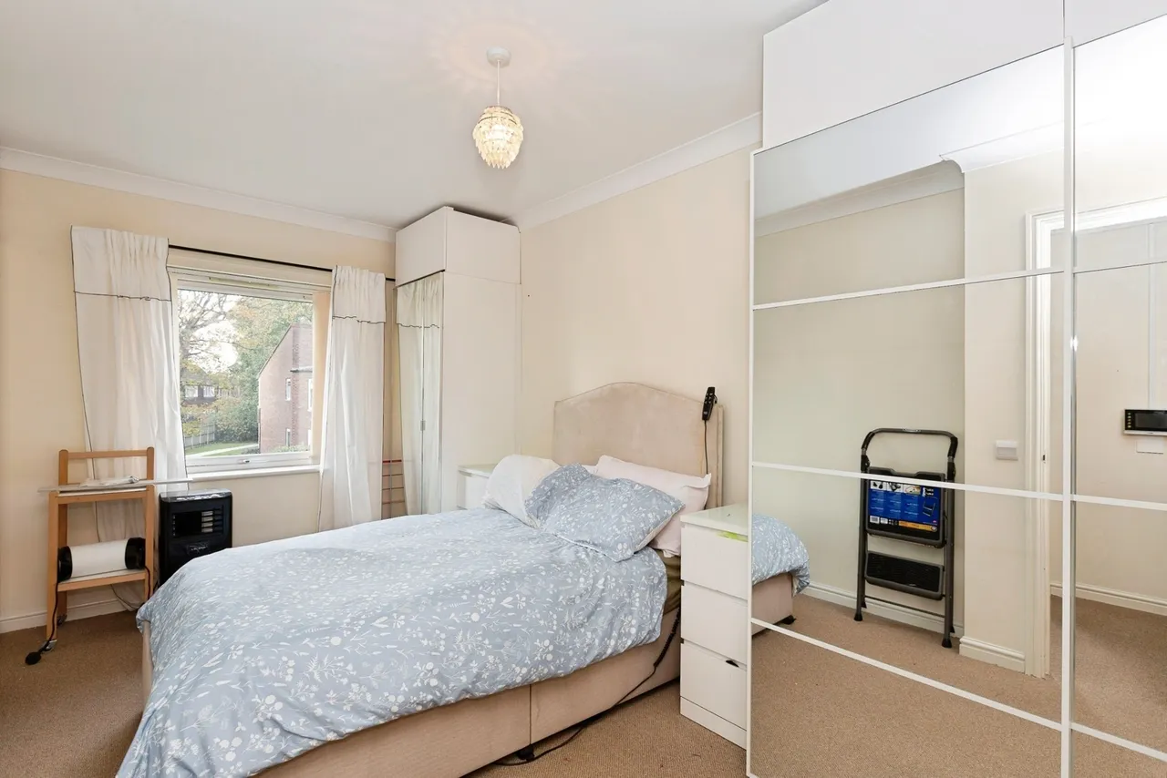Barnardo Drive, ILFORD, Essex, IG6, photo 10