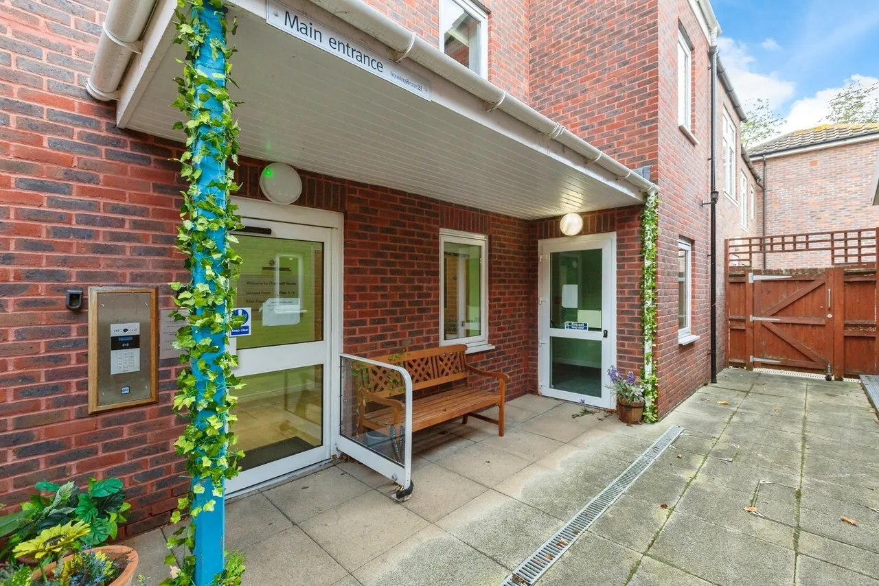Barnardo Drive, ILFORD, Essex, IG6, photo 16