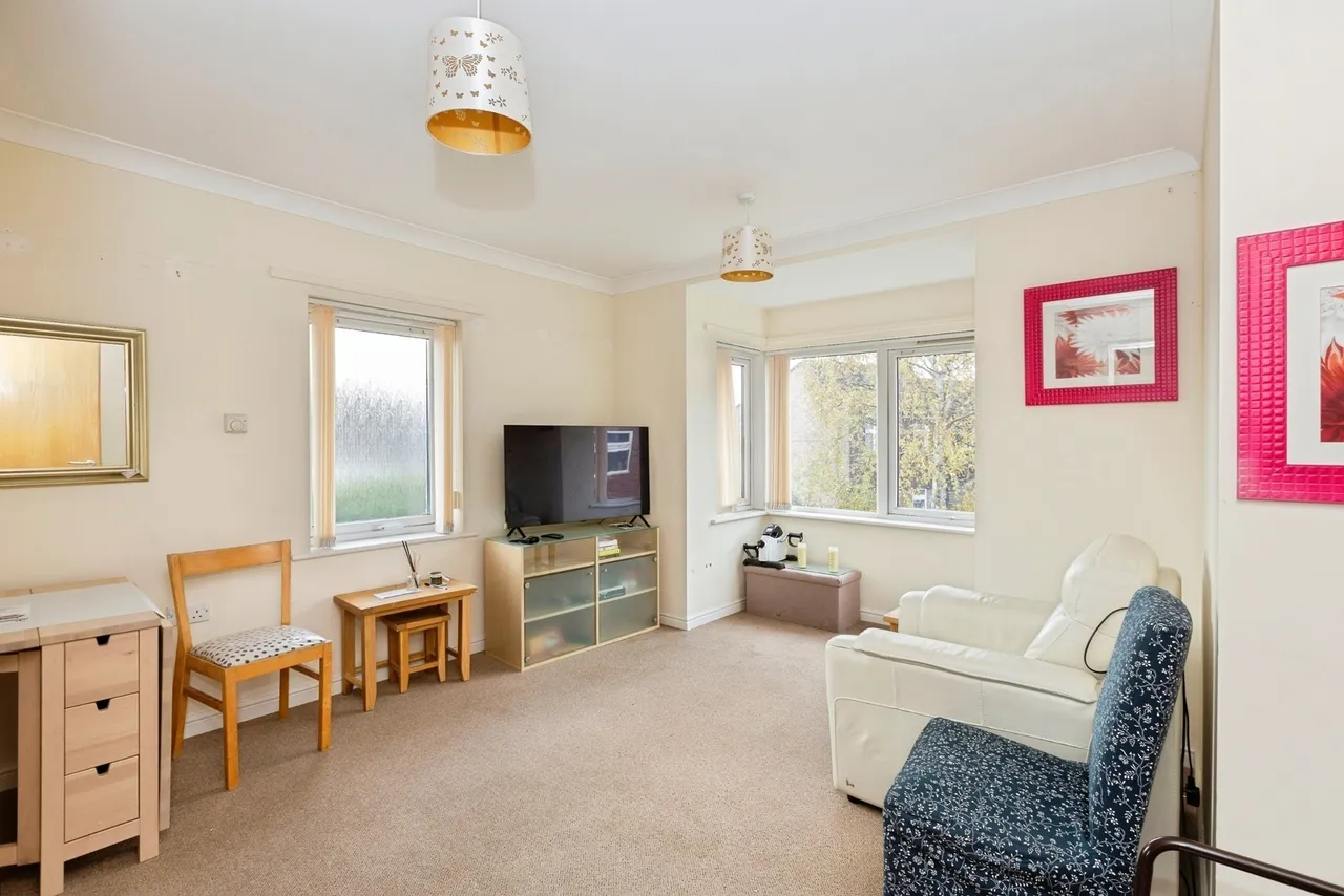 Barnardo Drive, ILFORD, Essex, IG6, photo 5