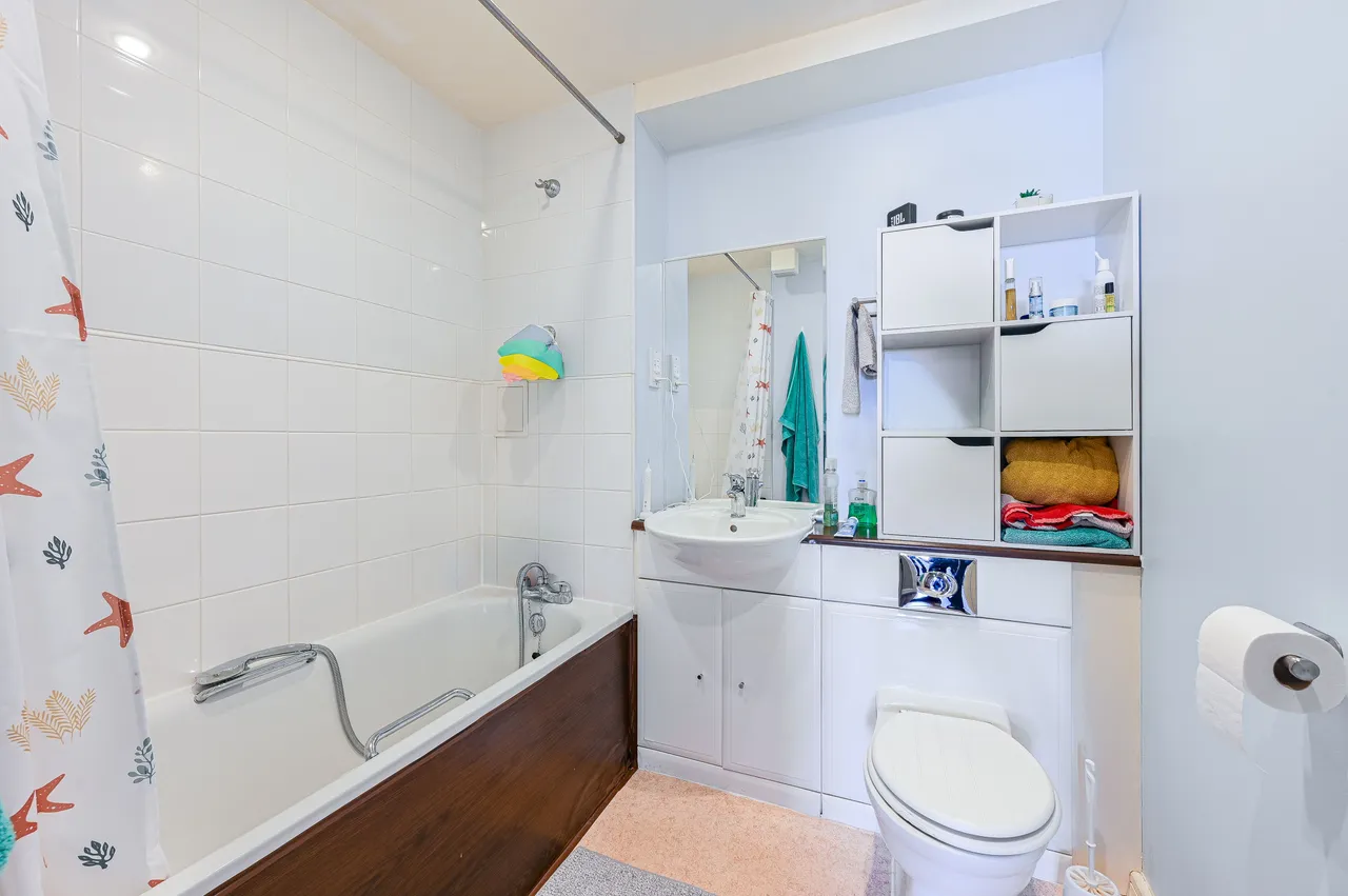 25 Bailey House, Berber Parade, London, photo 9