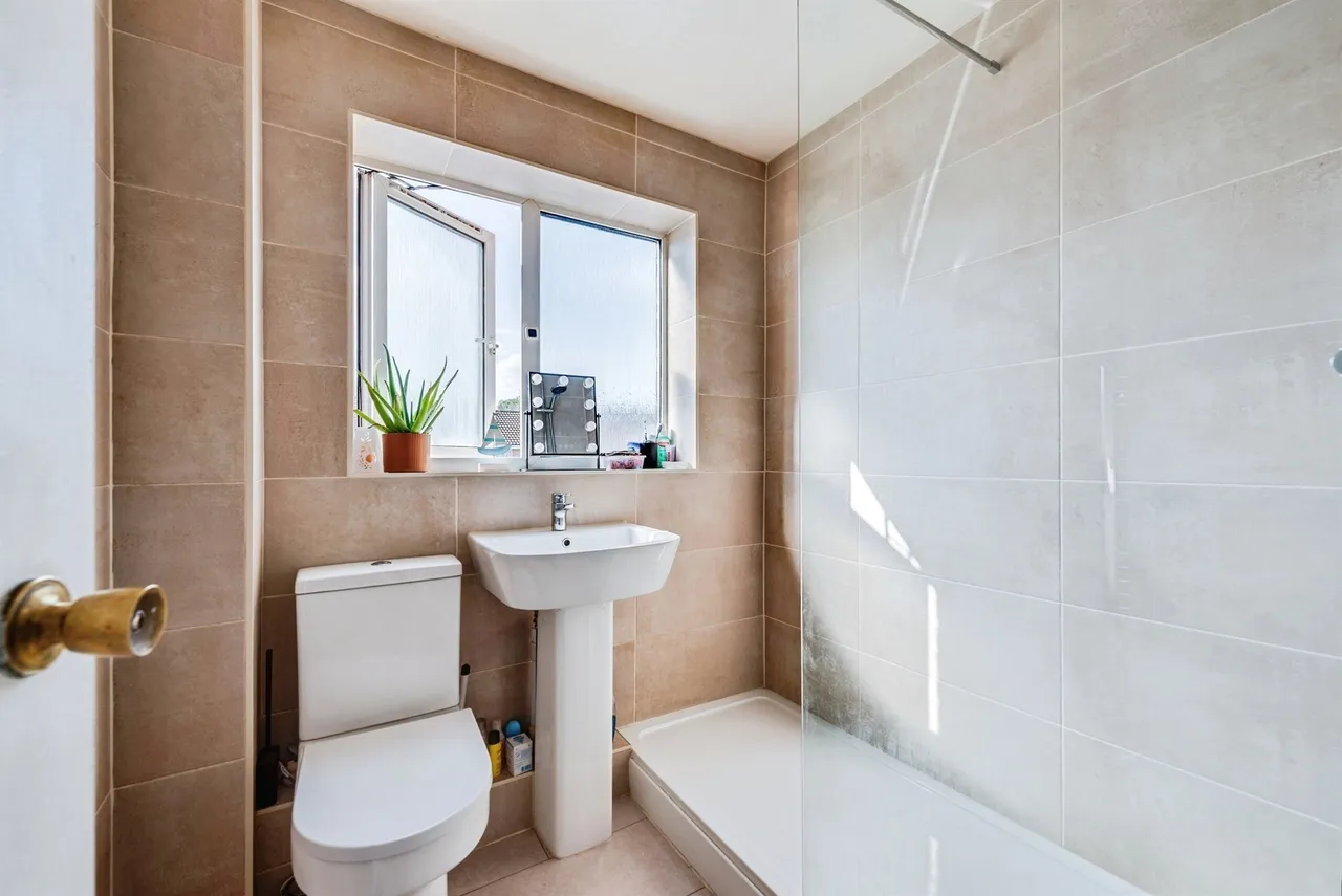 Alder Close, Swindon, SN2, photo 7