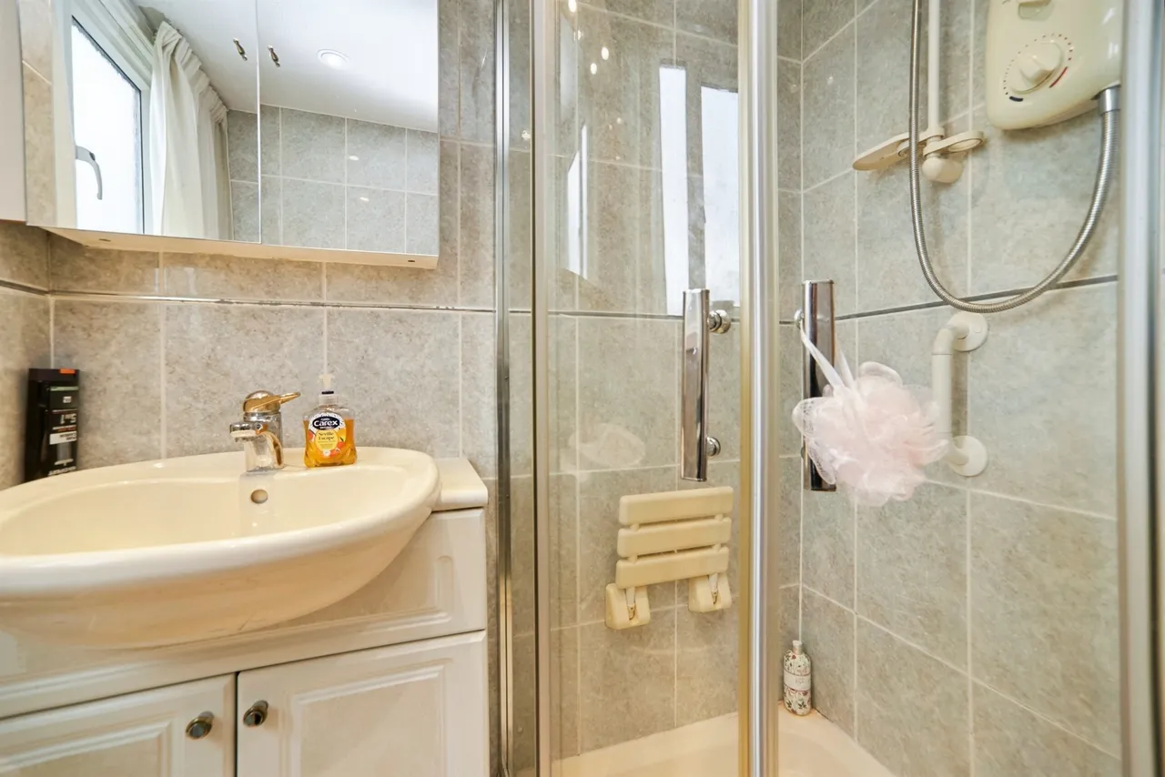 Greenlea Road, Yeadon, Leeds, photo 8