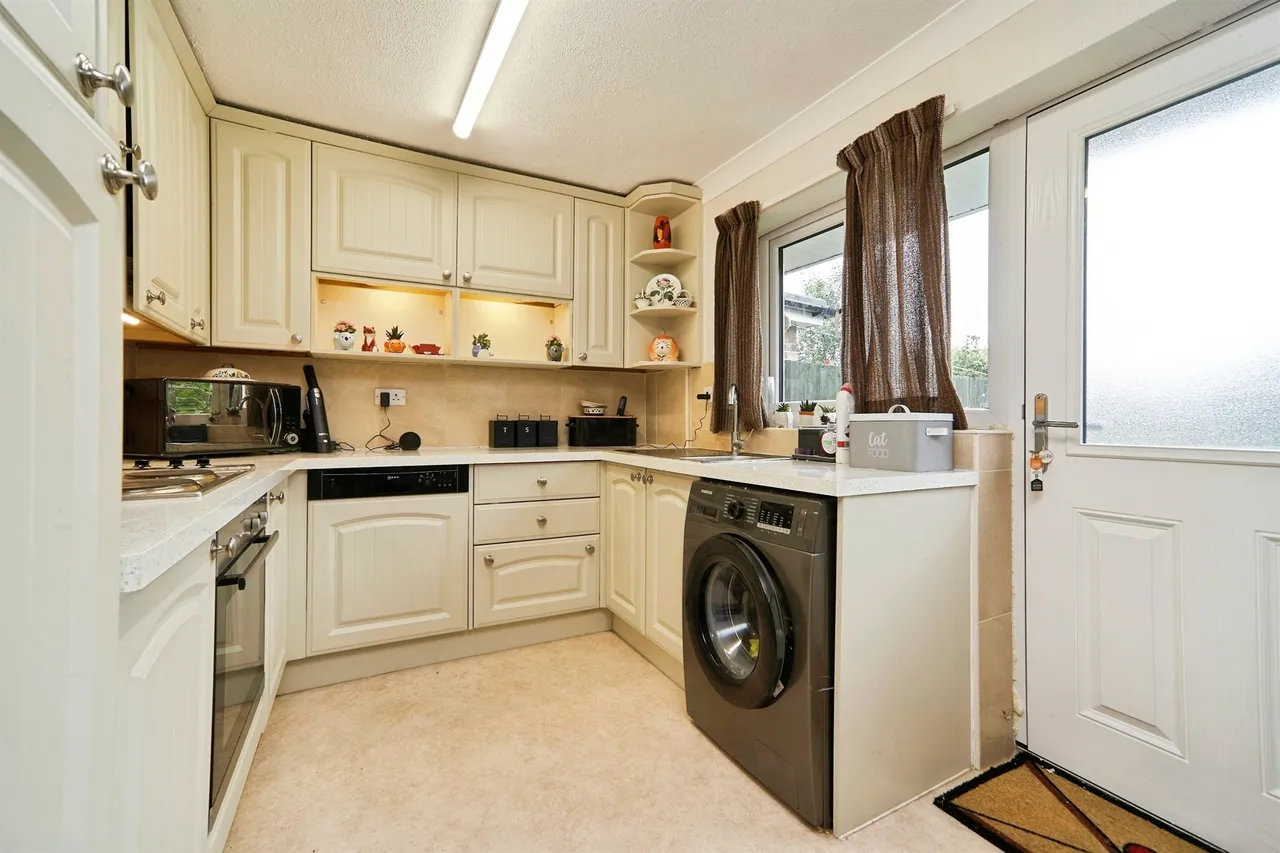 Greenlea Road, Yeadon, Leeds, photo 2