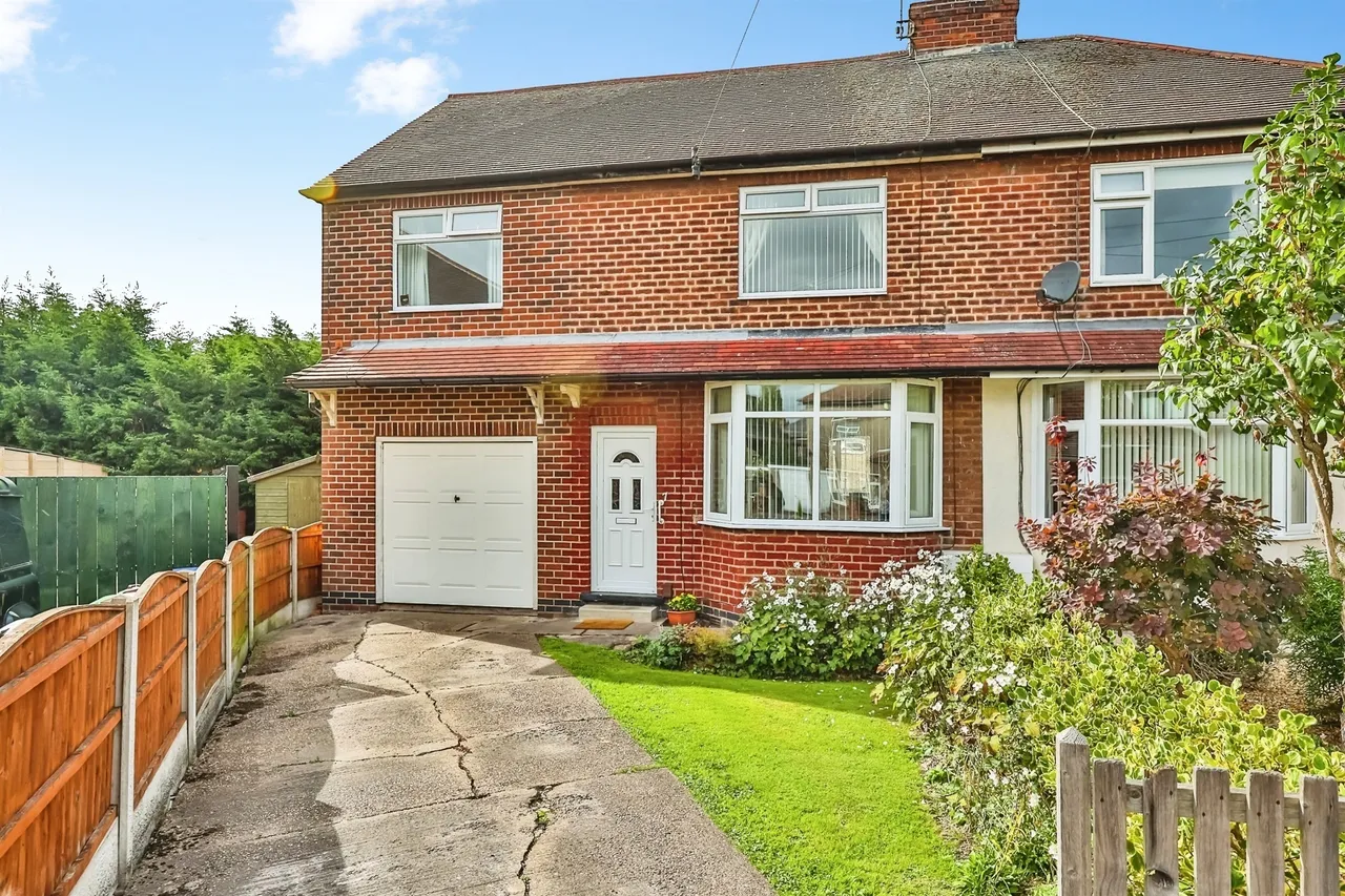 4 bed house for sale, Edmund Grove, Hucknall, NG15