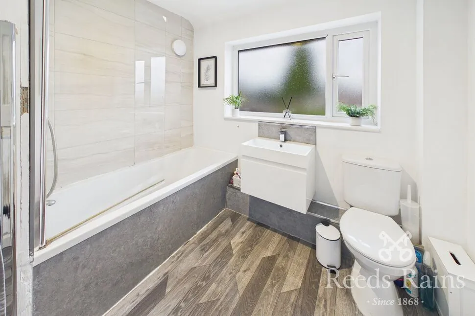 Wood Green, Leyland, PR25, photo 12