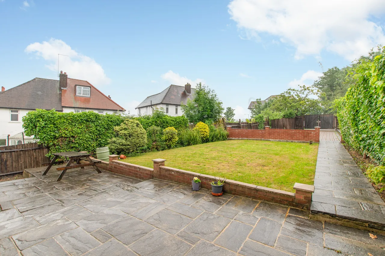 6 Hillside Avenue, Wembley, photo 6