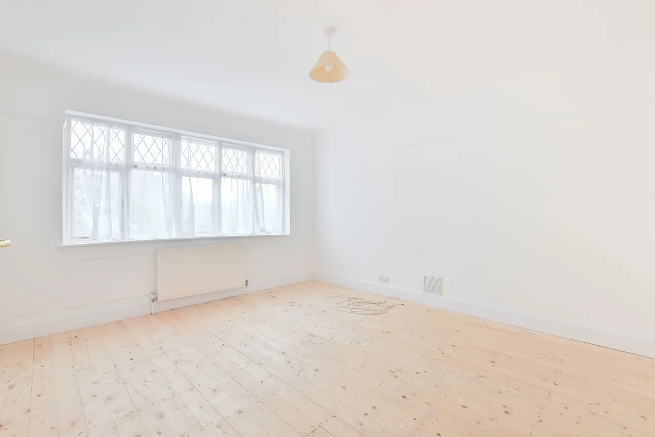2 bed flat for sale — 6 Hillside Avenue, Wembley