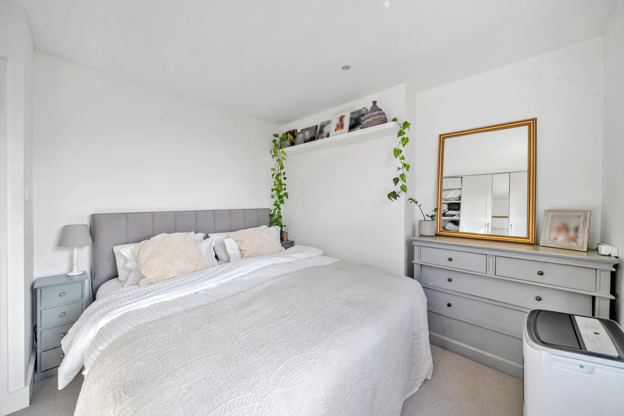 Coldharbour Lane, SE5, photo 17