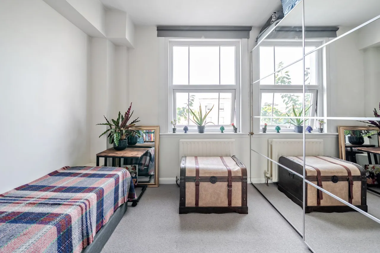 Coldharbour Lane, SE5, photo 13