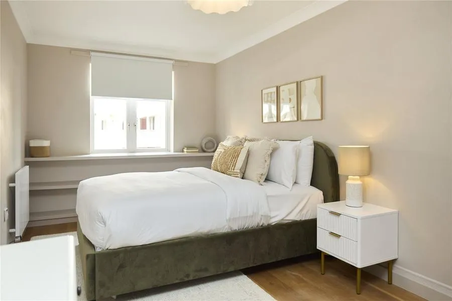 Fulham Road, London, SW6, photo 10