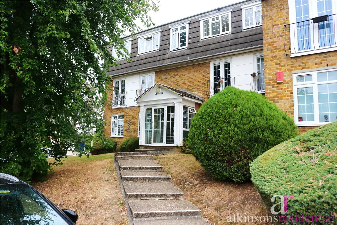 2 bed flat for sale — Crofton Way, Enfield, Middlesex, EN2 8HS