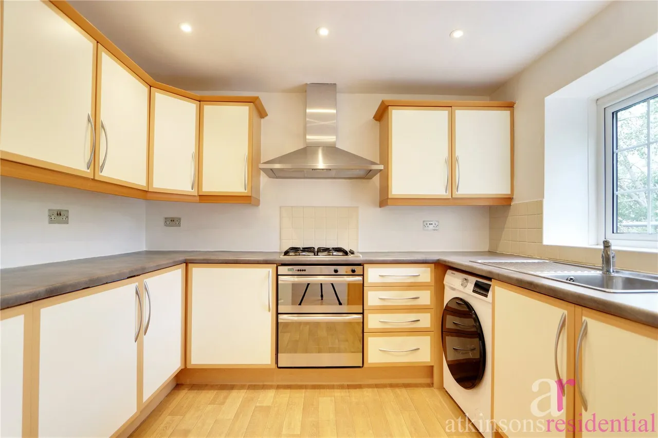 Crofton Way, Enfield, Middlesex, EN2 8HS, photo 3