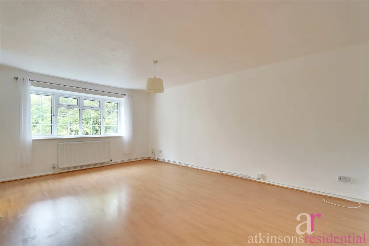 Crofton Way, Enfield, Middlesex, EN2 8HS, photo 2