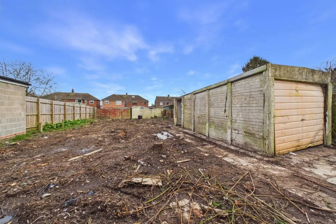 Chandlers Road, Whitnash, Leamington Spa, photo 11