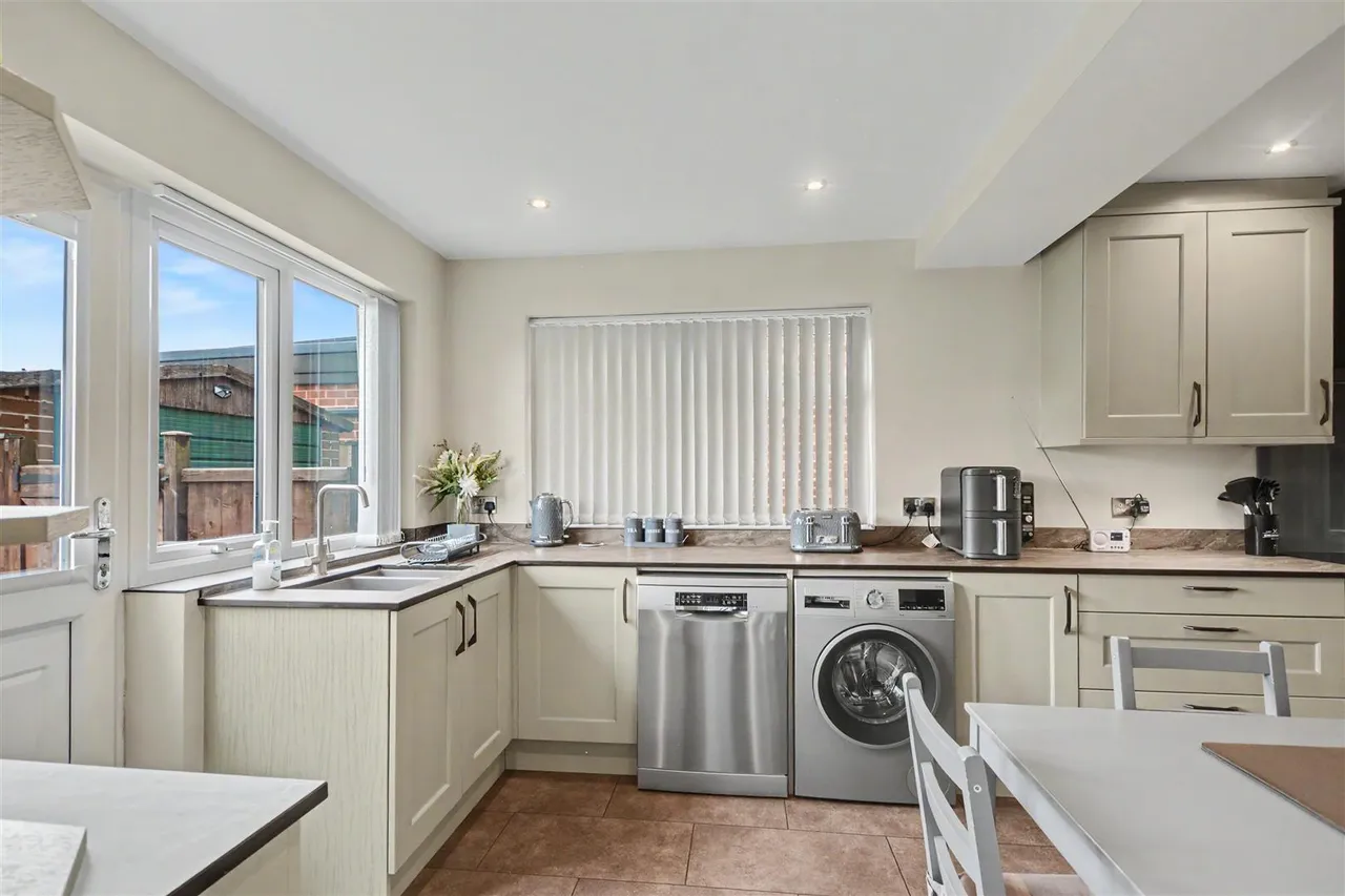 Lancaster Avenue, Sandiacre, NG10, photo 2