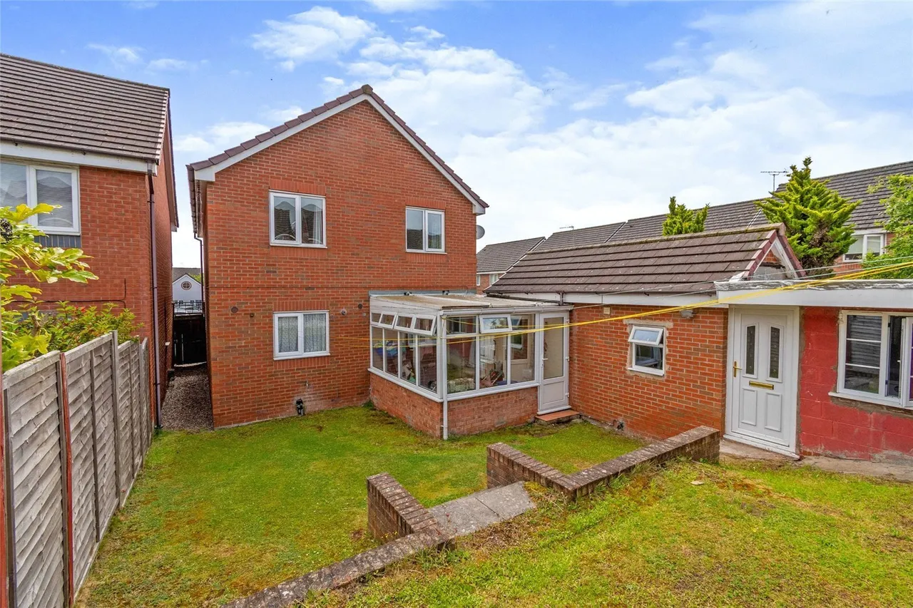 Lupin Grove, Walsall, WS5, photo 14