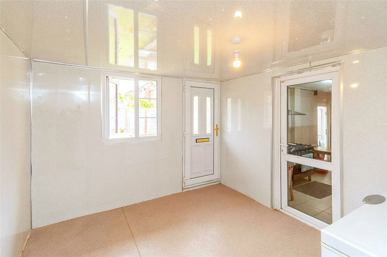 Lupin Grove, Walsall, WS5, photo 7
