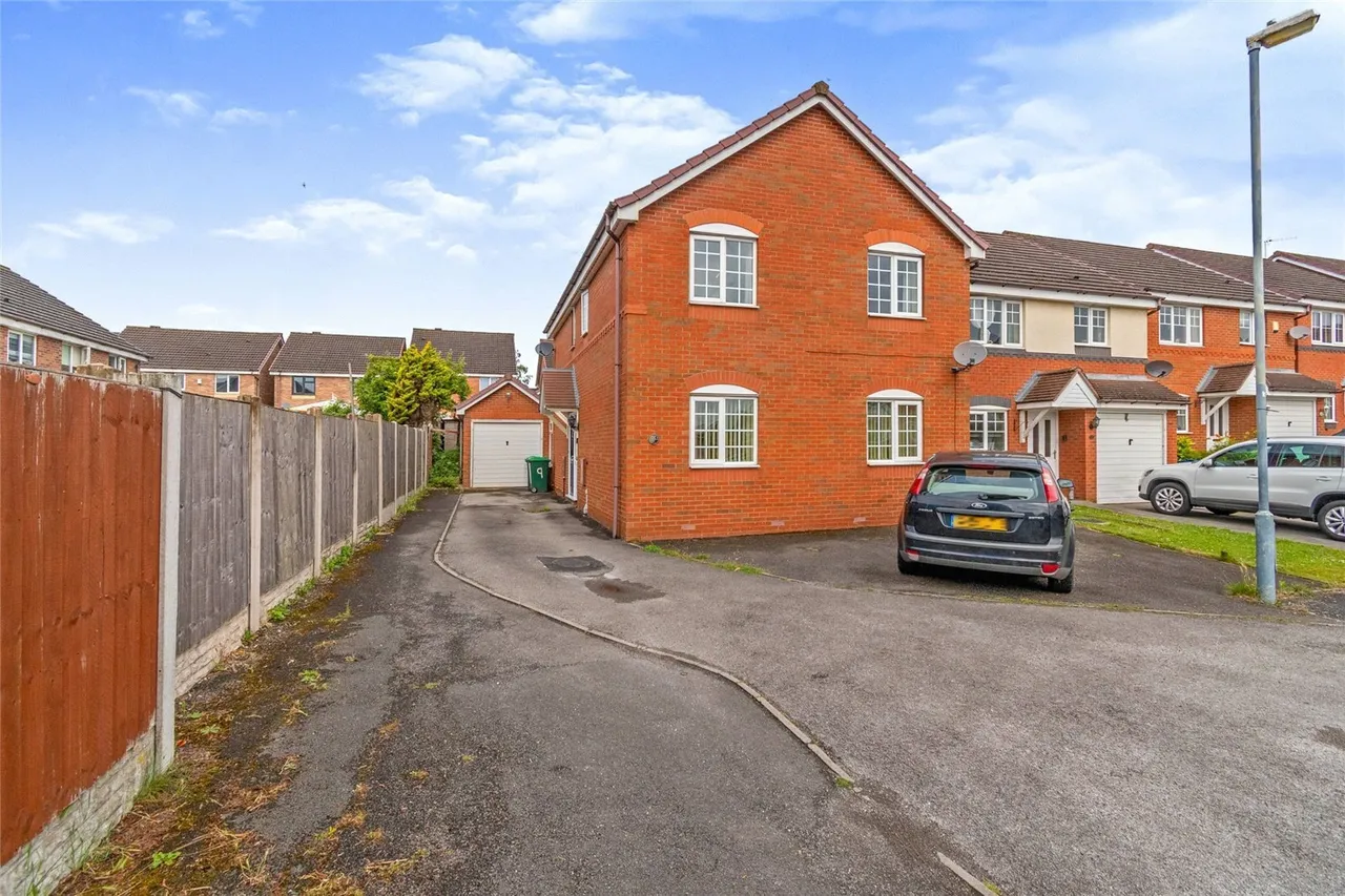 4 bed house for sale — Lupin Grove, Walsall, WS5