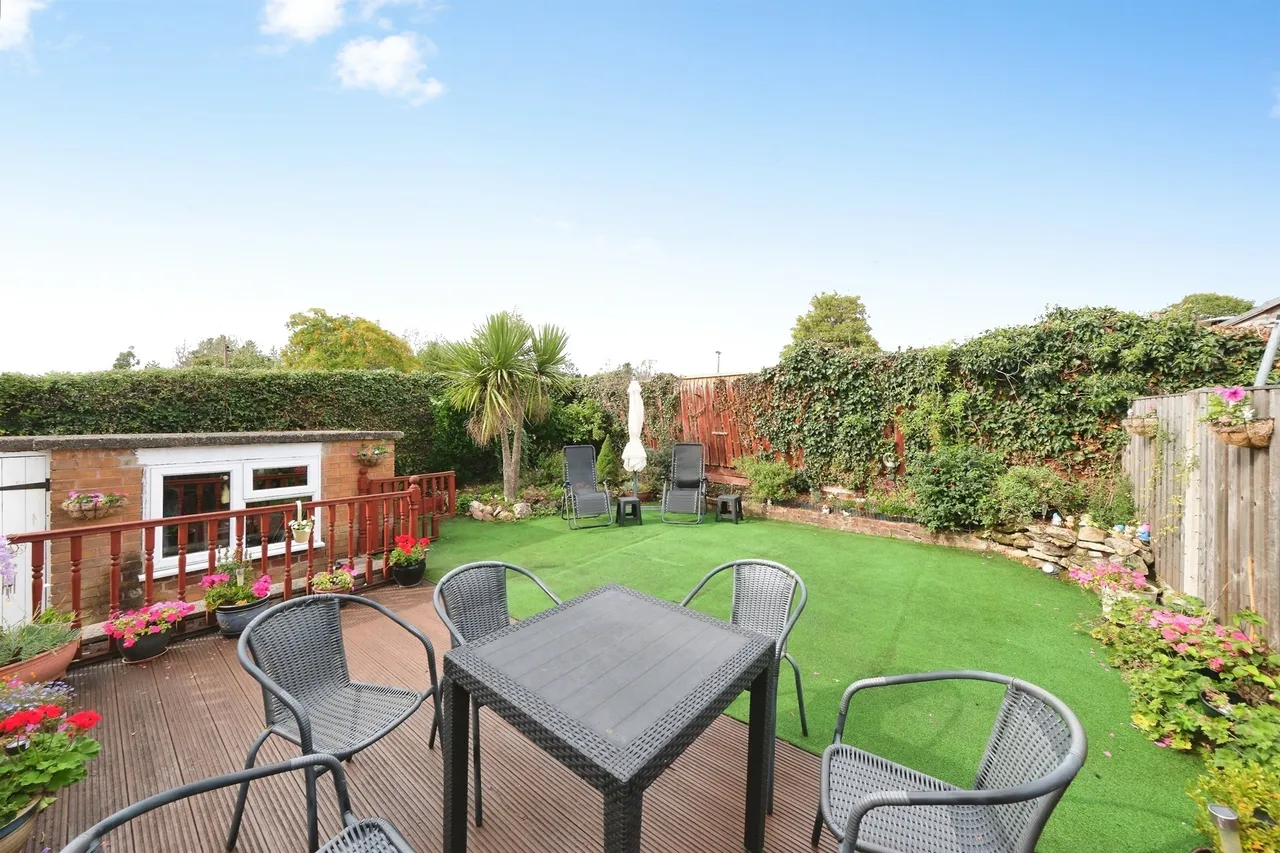 Redwood Drive, Maltby, ROTHERHAM, photo 12