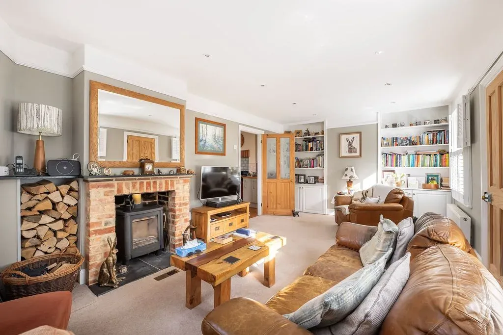 London Road, Aston Clinton, Buckinghamshire, HP22 5HN, photo 8