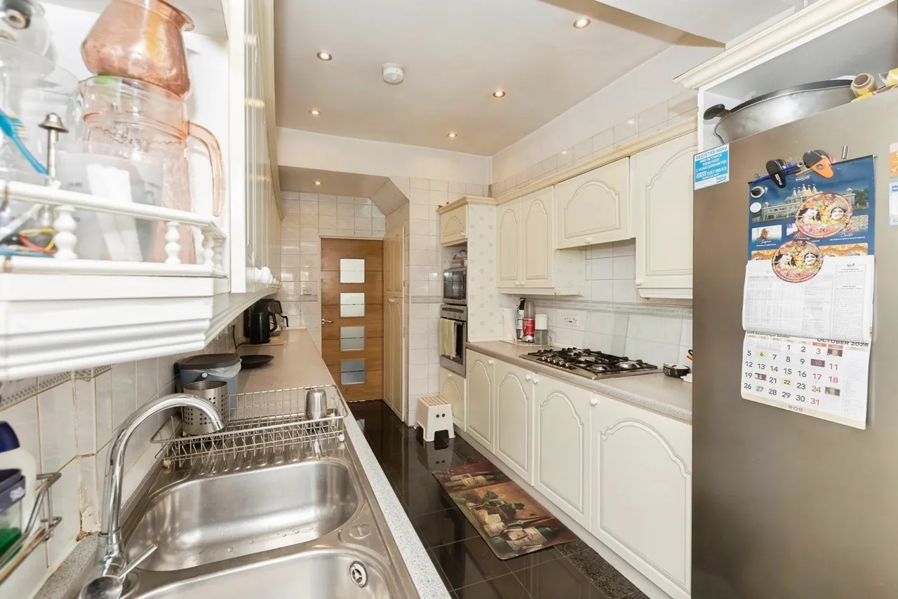 Hamilton Avenue, Ilford, IG6, photo 10