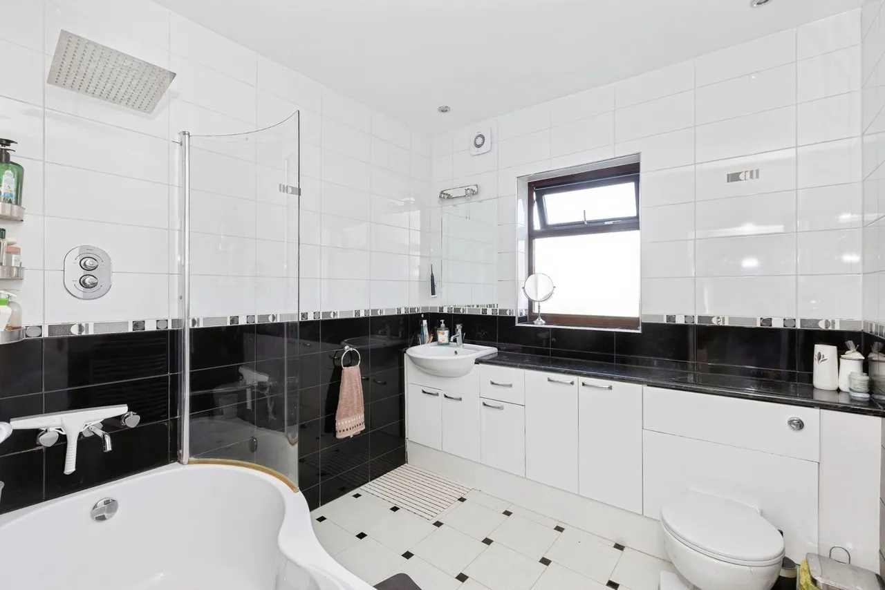 Hamilton Avenue, Ilford, IG6, photo 22
