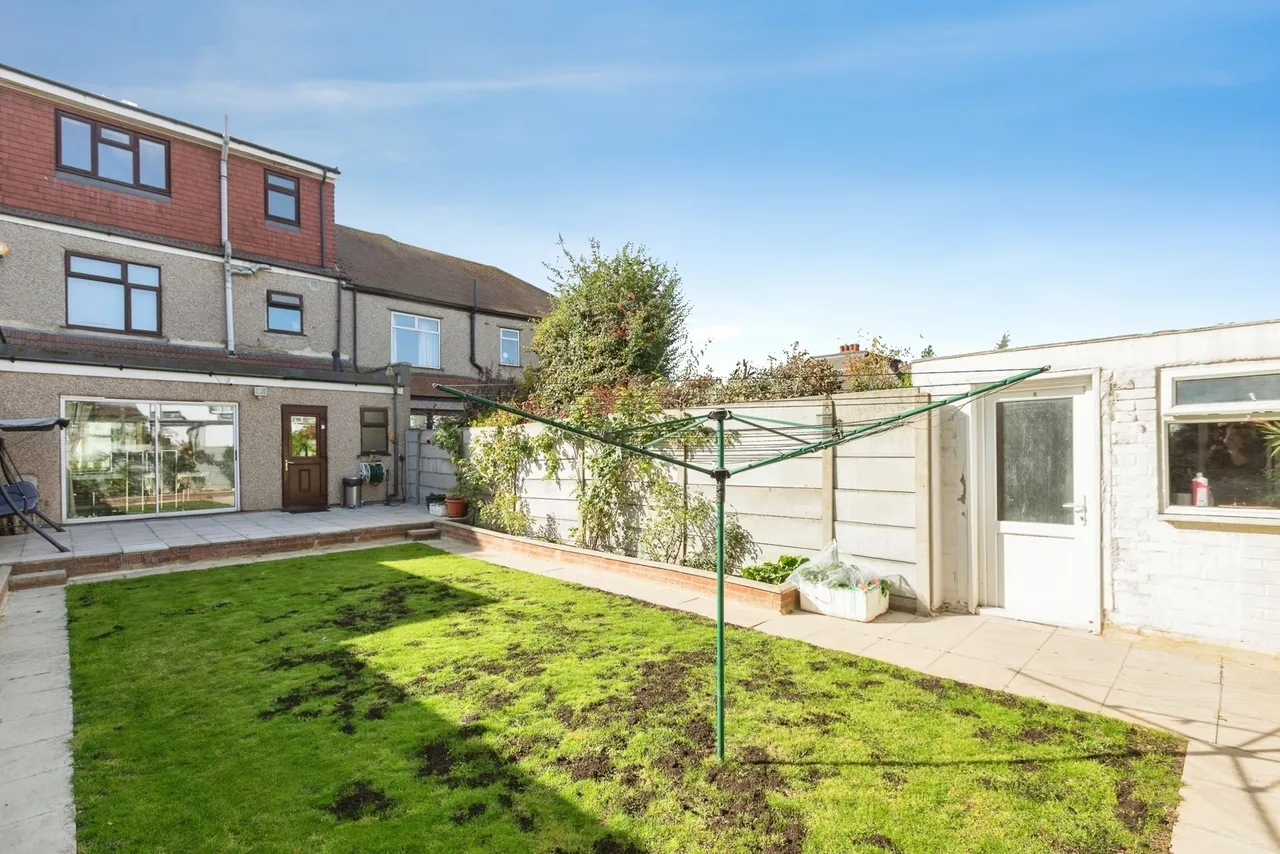 Hamilton Avenue, Ilford, IG6, photo 31