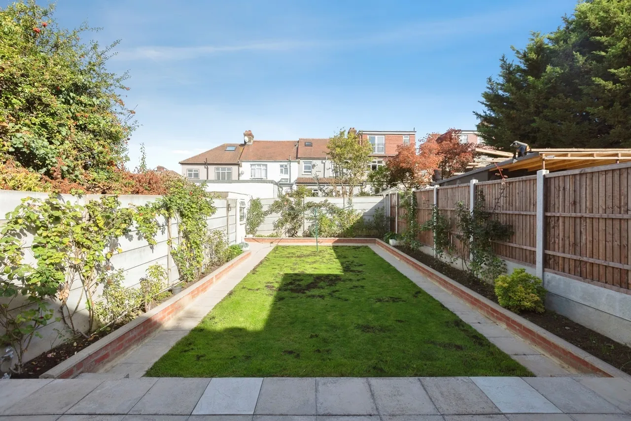 Hamilton Avenue, Ilford, IG6, photo 30