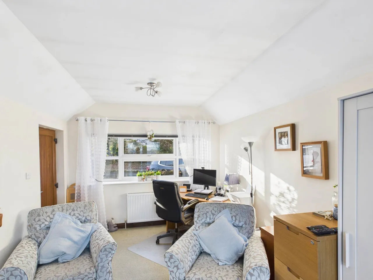 Chalkshire Road, Butlers Cross, photo 33