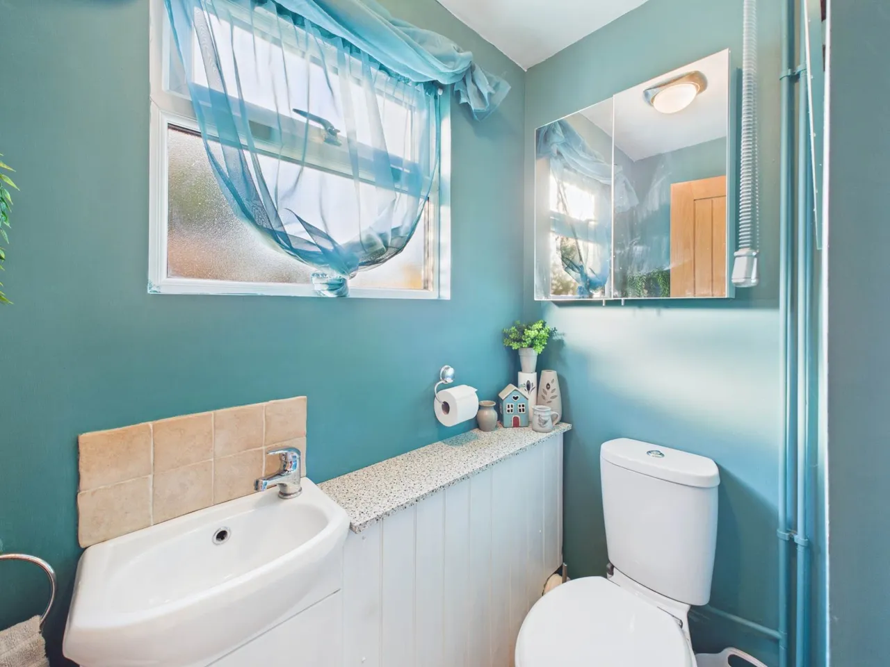 Chalkshire Road, Butlers Cross, photo 6