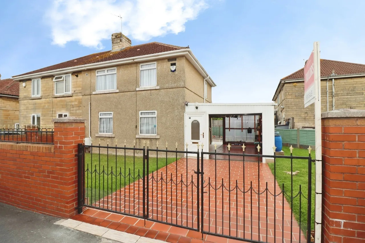 3 bed house for sale — Meadow Vale, Speedwell, Bristol, BS5
