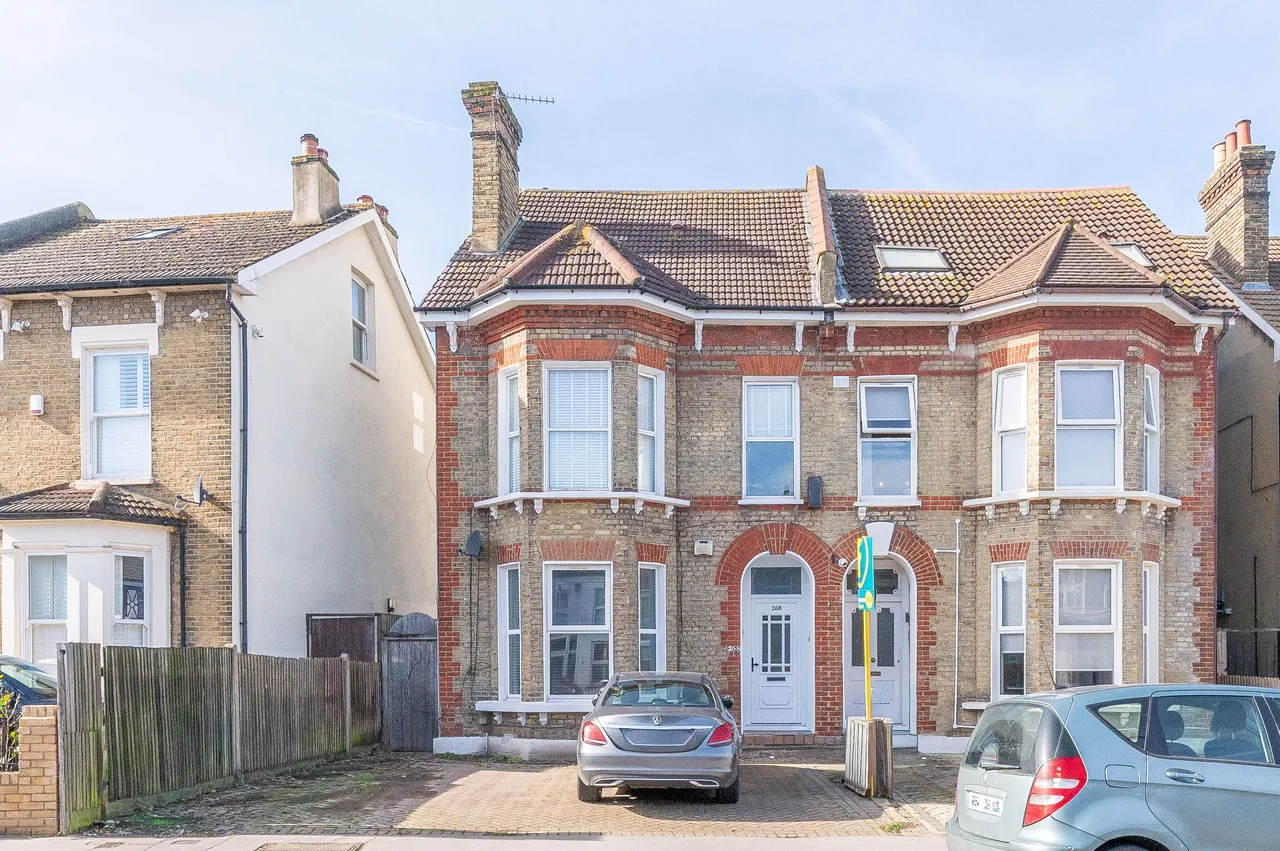 2 bed flat for sale — Ground Floor Flat, 268 Portland Road, London