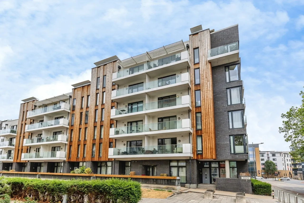 2 bed flat for sale, Millennium Promenade, Bristol, BS1