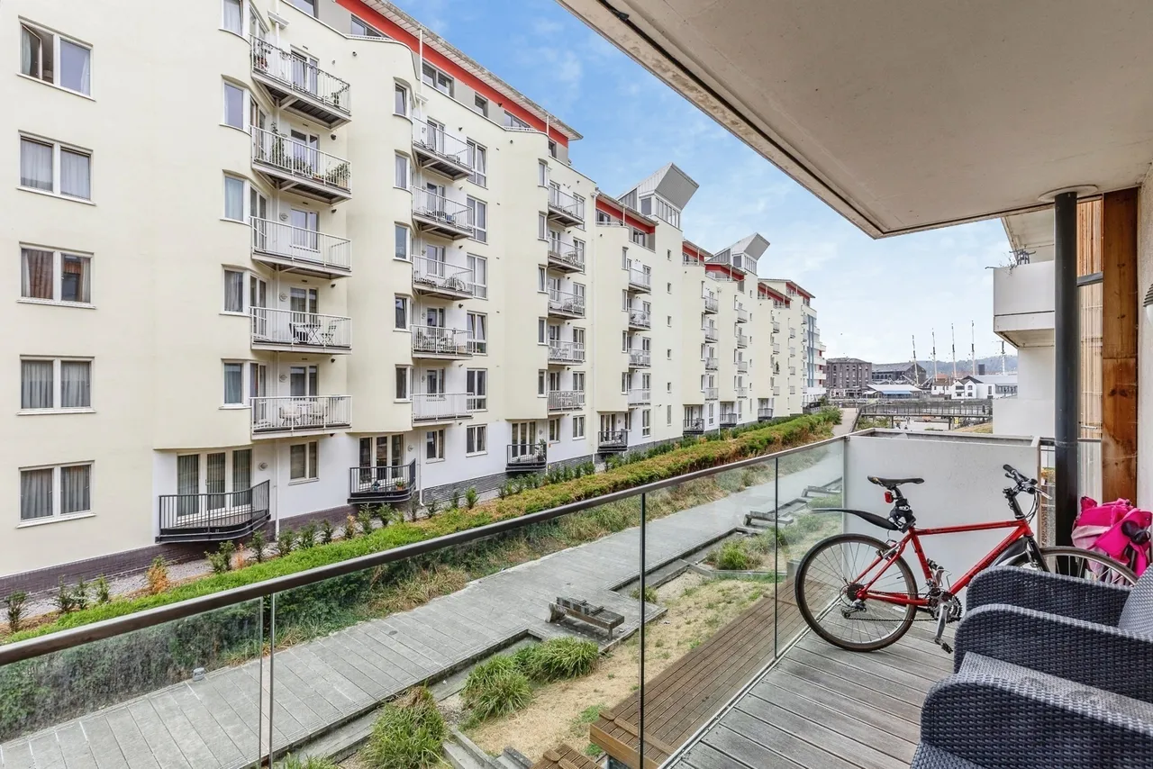 Millennium Promenade, Bristol, BS1, photo 4