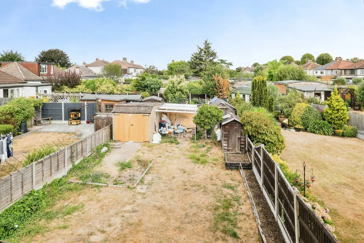 Suttons Avenue, Hornchurch, Essex, RM12, photo 29