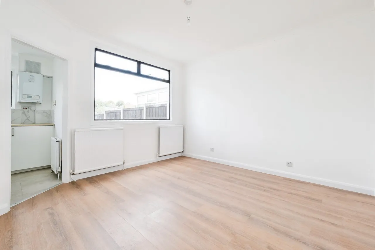 Suttons Avenue, Hornchurch, Essex, RM12, photo 11