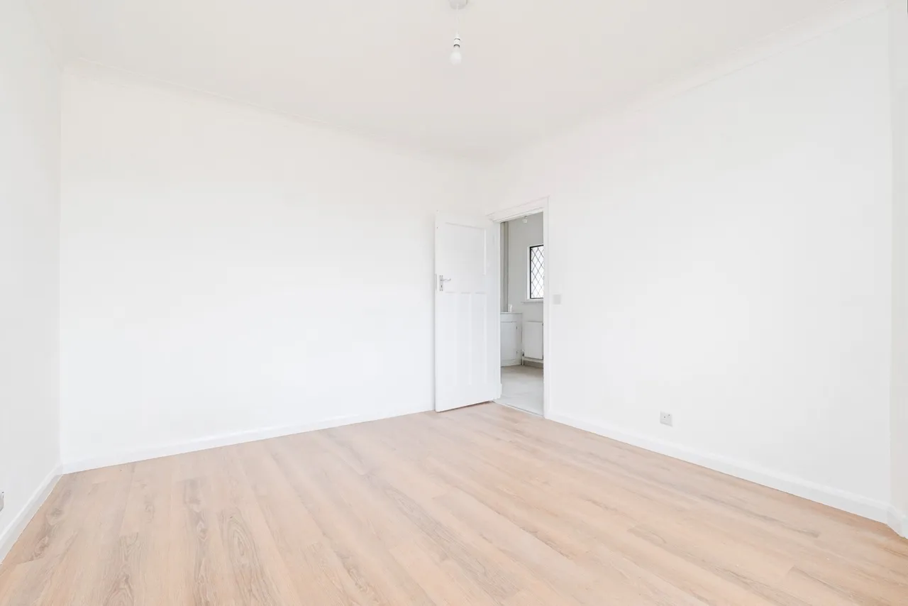 Suttons Avenue, Hornchurch, Essex, RM12, photo 15